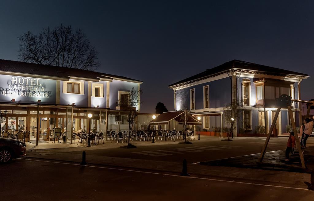 Hotel Villa Maria Revilla De Camargo Bagian luar foto